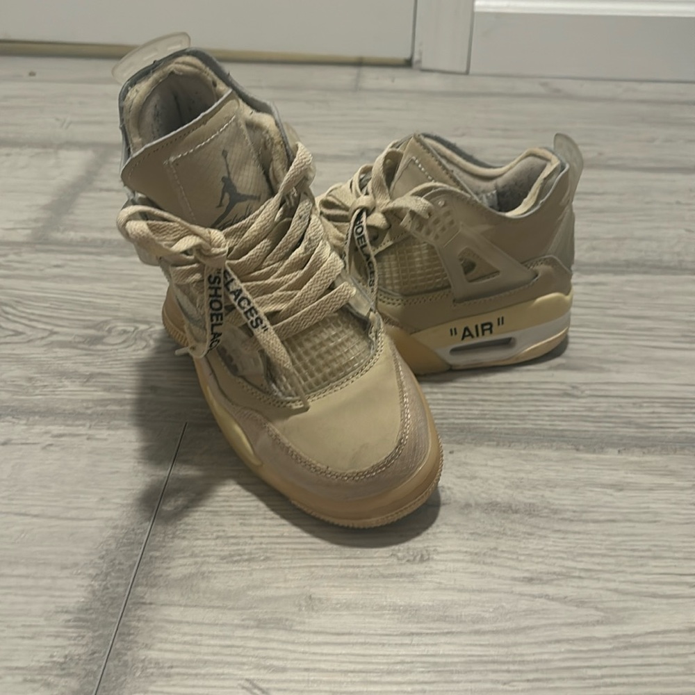 Off-white Jordan fours size 6 1/2